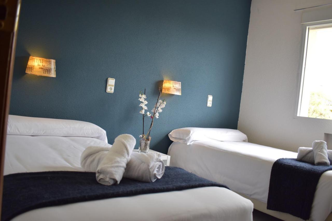 Hotel El Ancla Вилянуева де ла Каняда Екстериор снимка