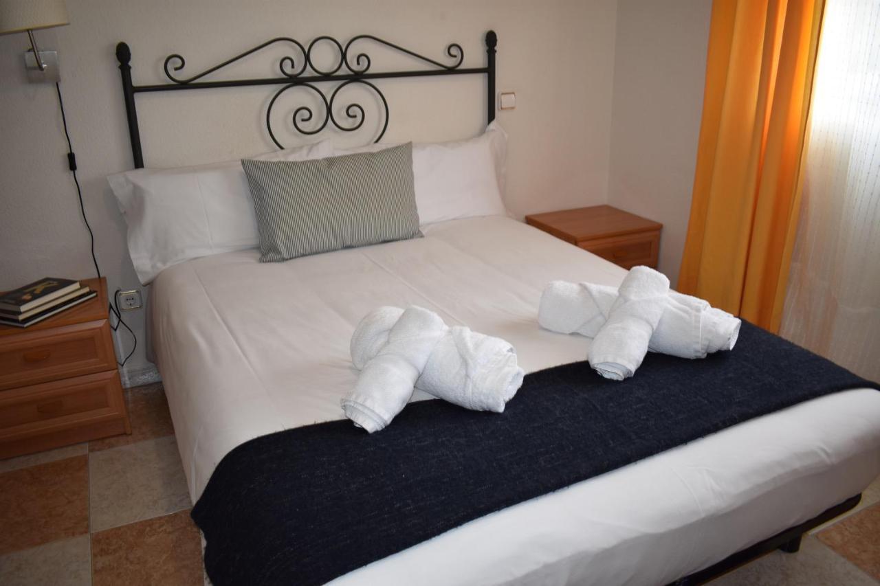 Hotel El Ancla Вилянуева де ла Каняда Екстериор снимка