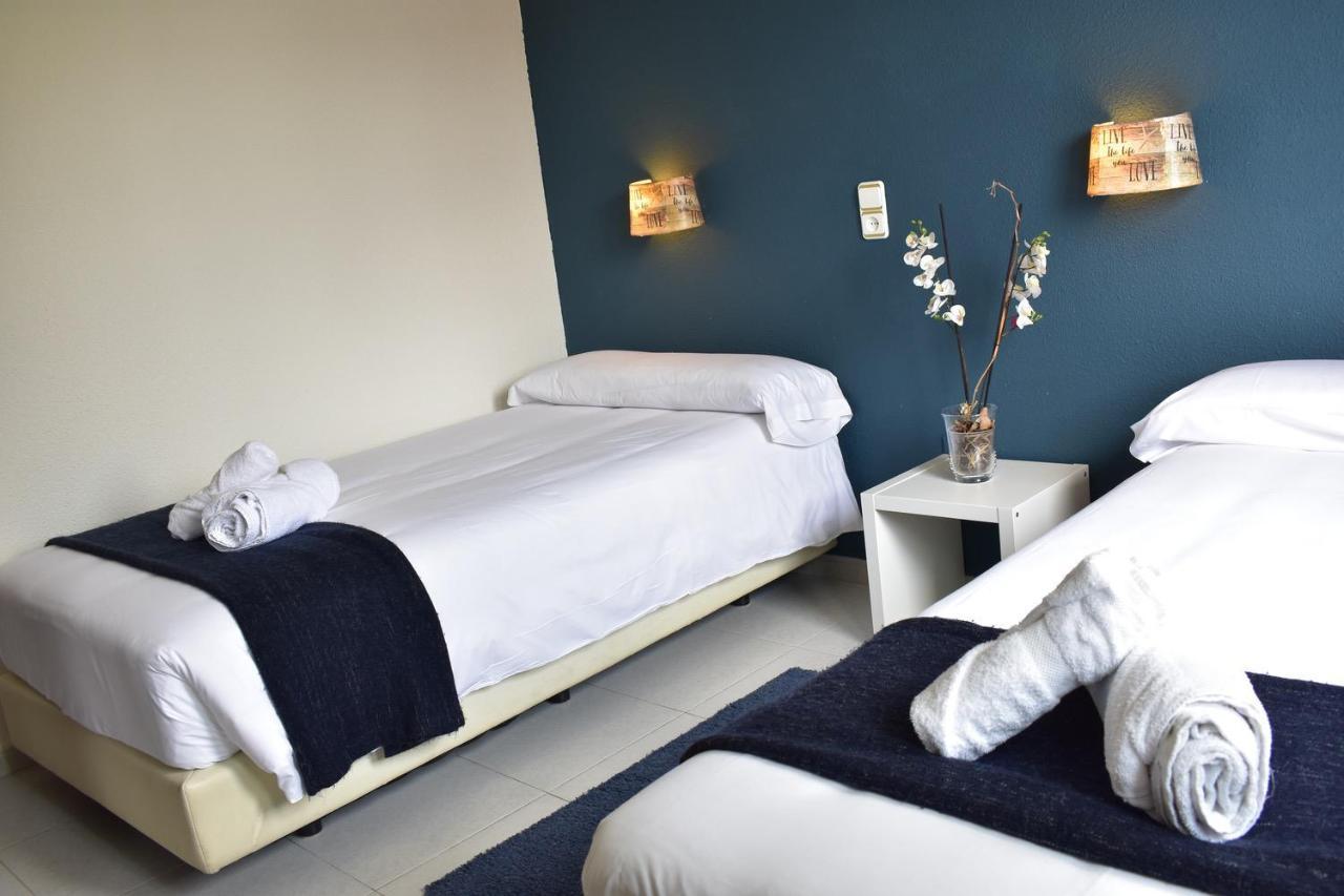 Hotel El Ancla Вилянуева де ла Каняда Екстериор снимка