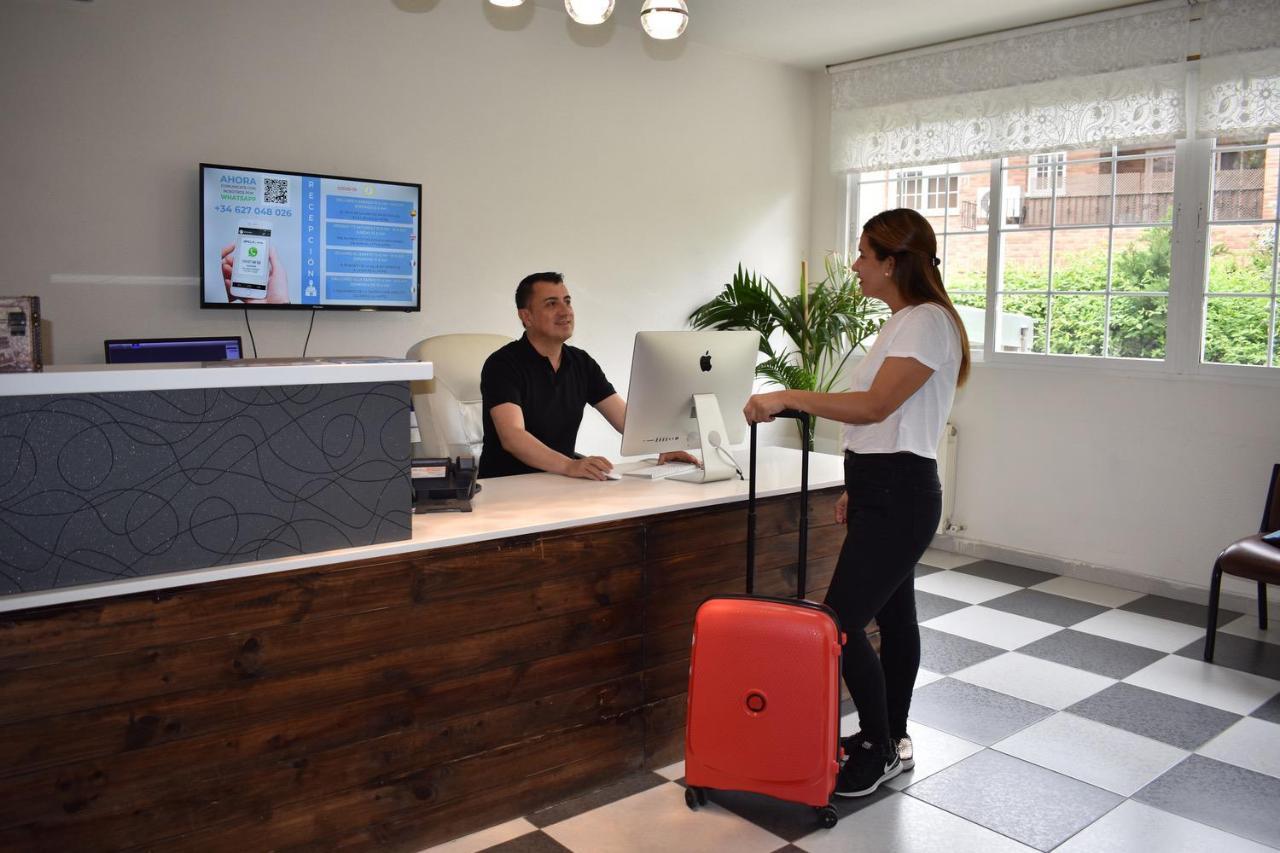 Hotel El Ancla Вилянуева де ла Каняда Екстериор снимка