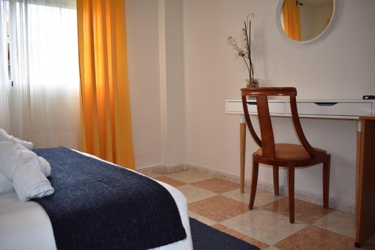 Hotel El Ancla Вилянуева де ла Каняда Екстериор снимка