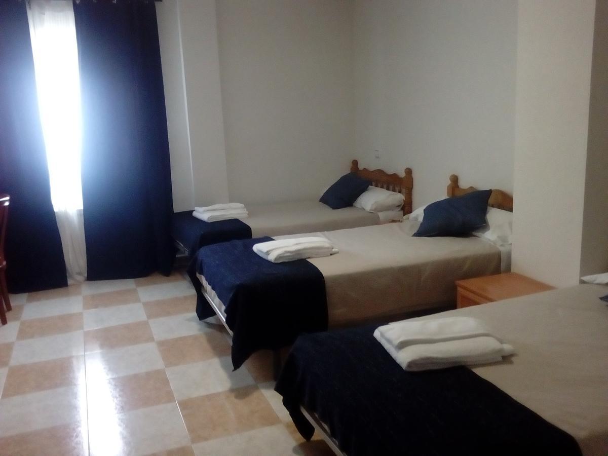 Hotel El Ancla Вилянуева де ла Каняда Екстериор снимка