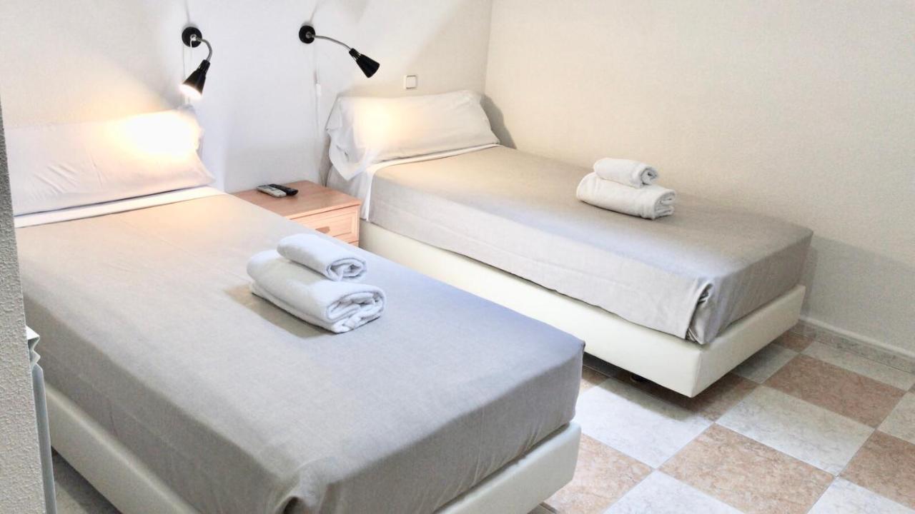Hotel El Ancla Вилянуева де ла Каняда Екстериор снимка